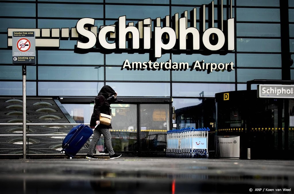 Schiphol: zo veel mogelijk reizigers woensdag nog laten vertrekken