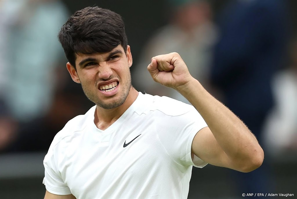 Titelverdediger Alcaraz ontsnapt aan uitschakeling op Wimbledon