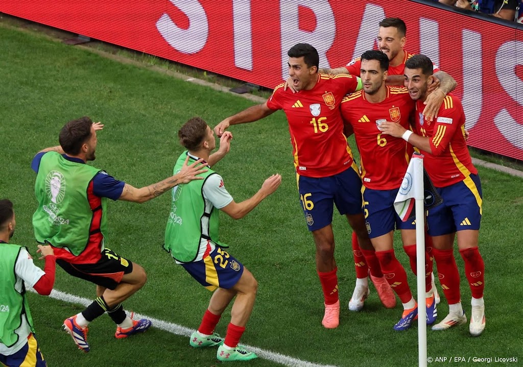Spanje klopt Duitsland na intensief duel en bereikt laatste vier