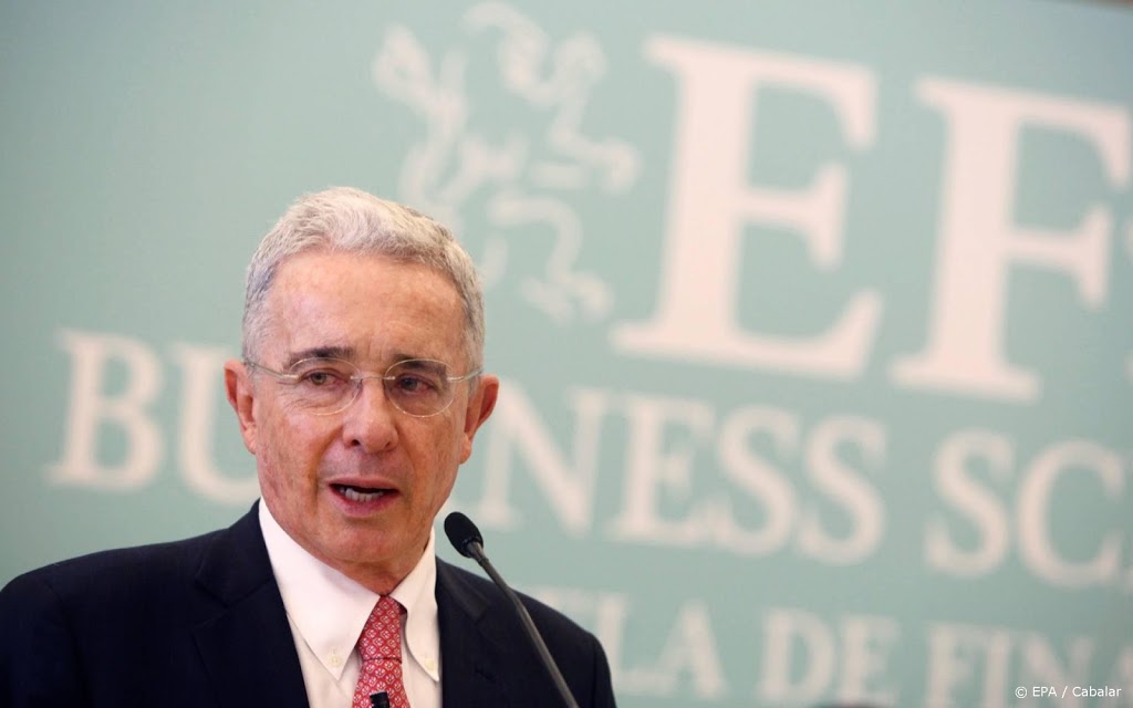 Colombiaanse oud-president Uribe test positief op coronavirus
