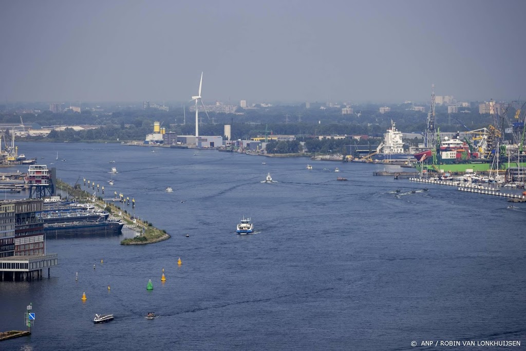 Helft windmolens Amsterdam komt in het havengebied