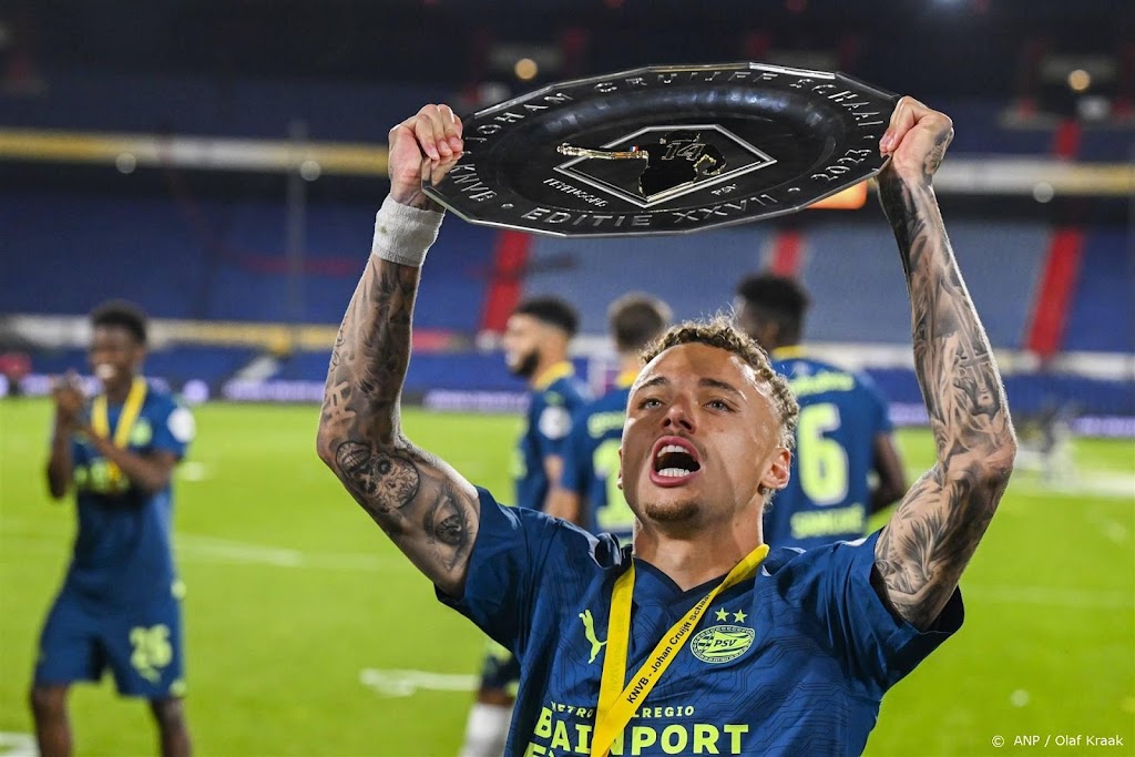 Lefgozertje Lang is meteen de gevierde man bij PSV