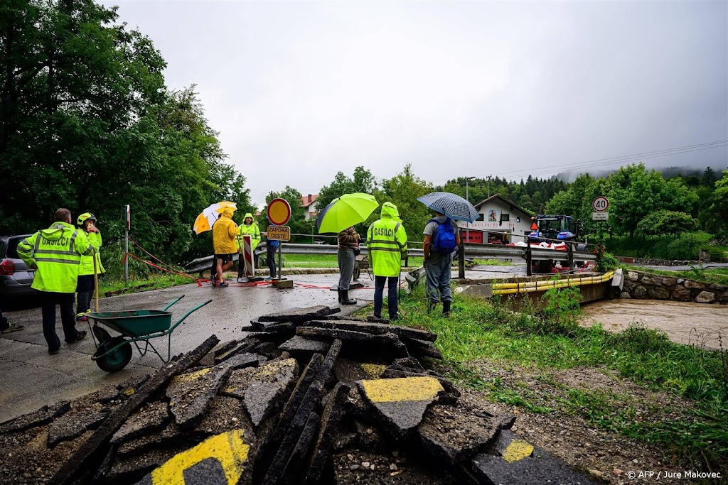Vijf Nederlanders in Slovenië als vermist opgegeven na noodweer