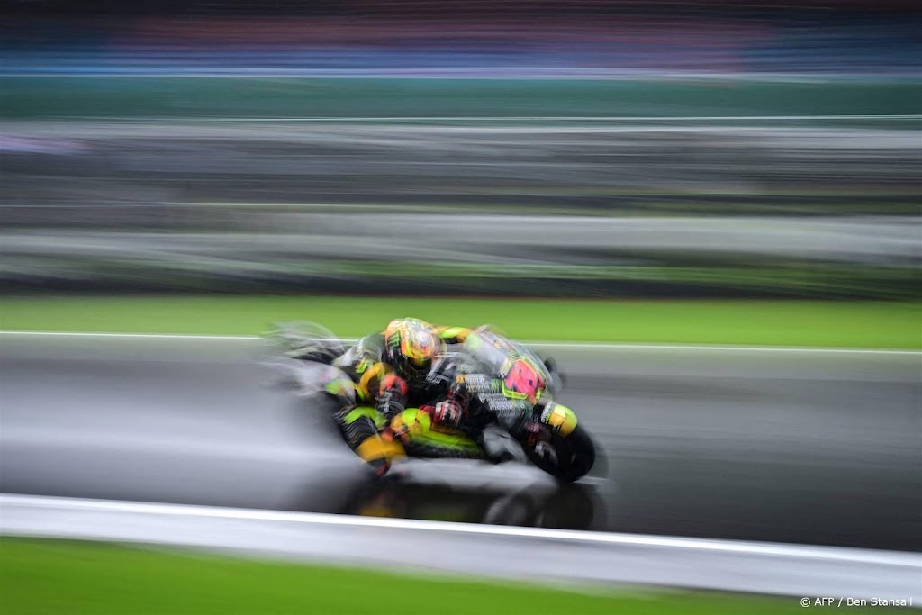 Motorcoureur Bezzecchi start vanaf pole tijdens Britse MotoGP