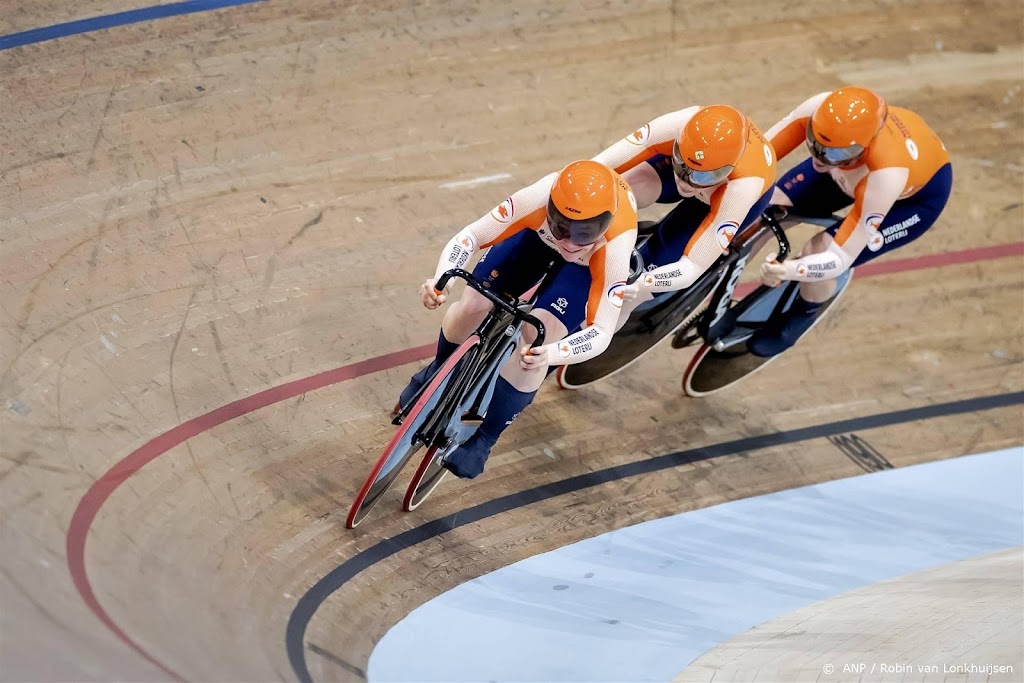 Van de Wouw en Van der Peet naar kwartfinale keirin op WK