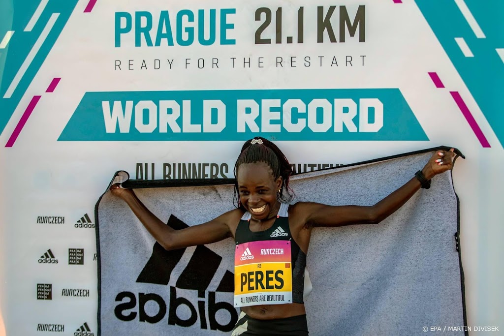 Keniaanse loopt wereldrecord in halve marathon vrouwen