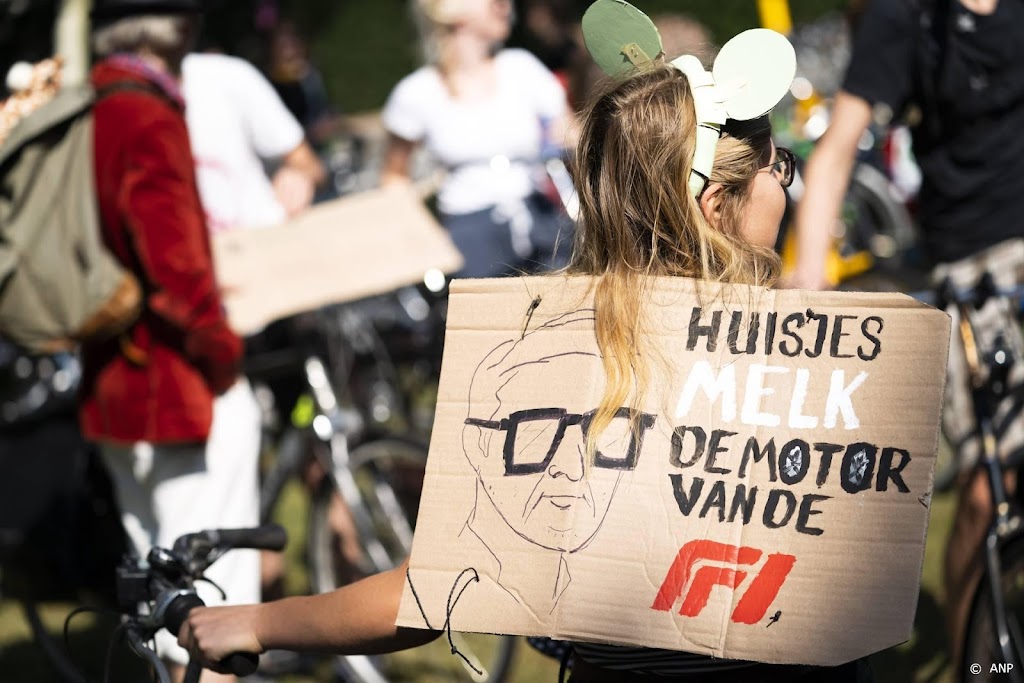 Extinction Rebellion sluit protest in Zandvoort af op het strand