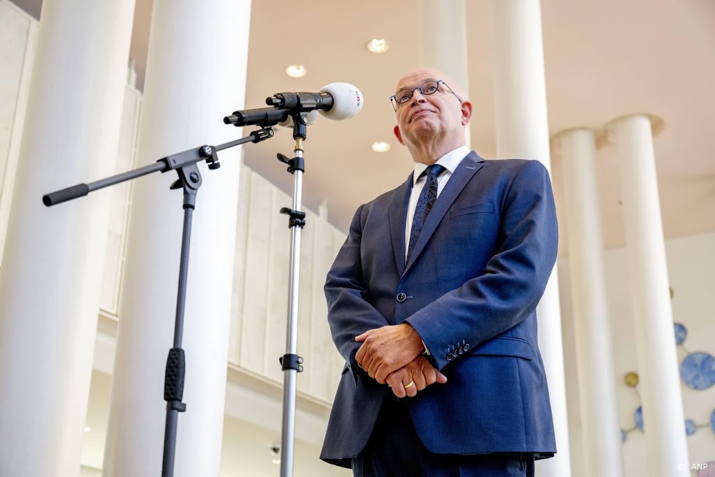 Landbouwminister Staghouwer stapt op