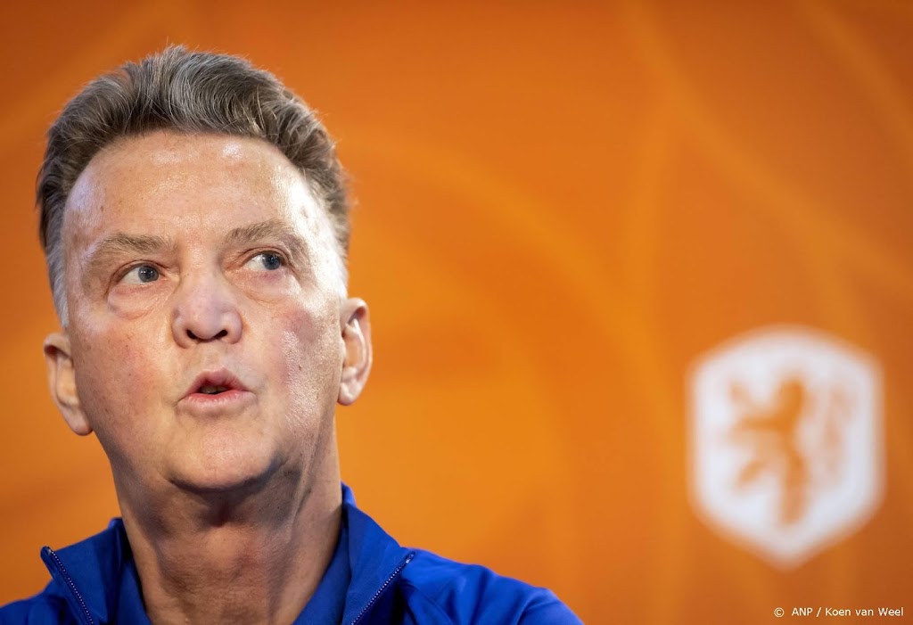 Bondscoach Van Gaal werkt op training met Oranje aan 'Plan B'
