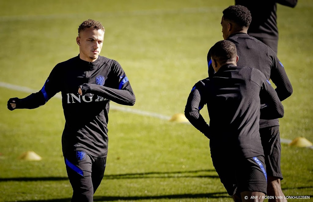 Oranjedebutant Lang: het zou saai zijn als iedereen hetzelfde is