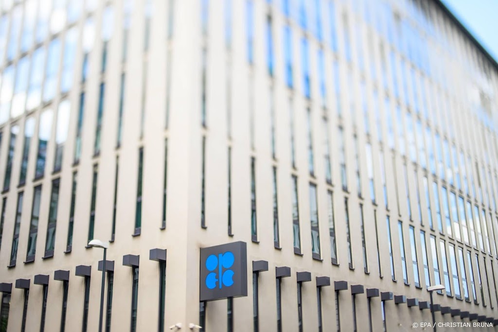 OPEC+ verlaagt olieproductie met 2 miljoen vaten per dag