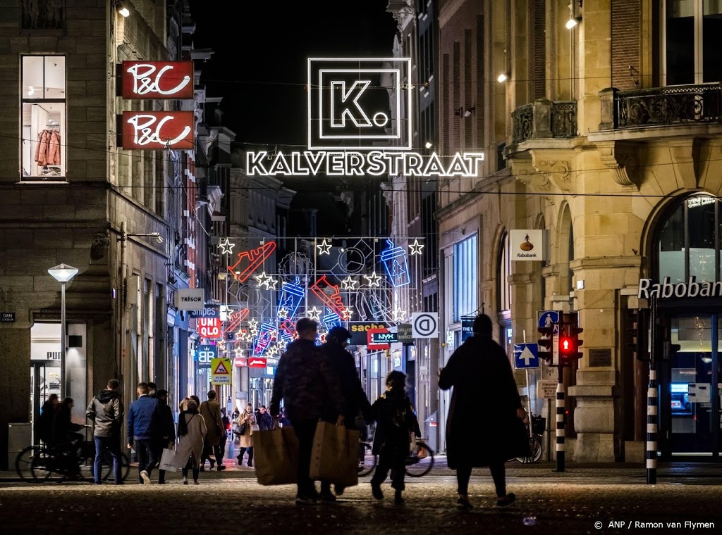 Gemeente Amsterdam roept mensen op Kalverstraat te mijden