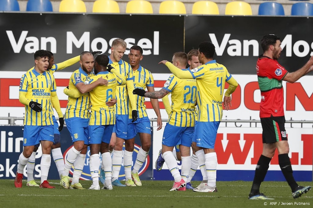 Debutant Kuijpers schiet RKC Waalwijk naar zege op NEC