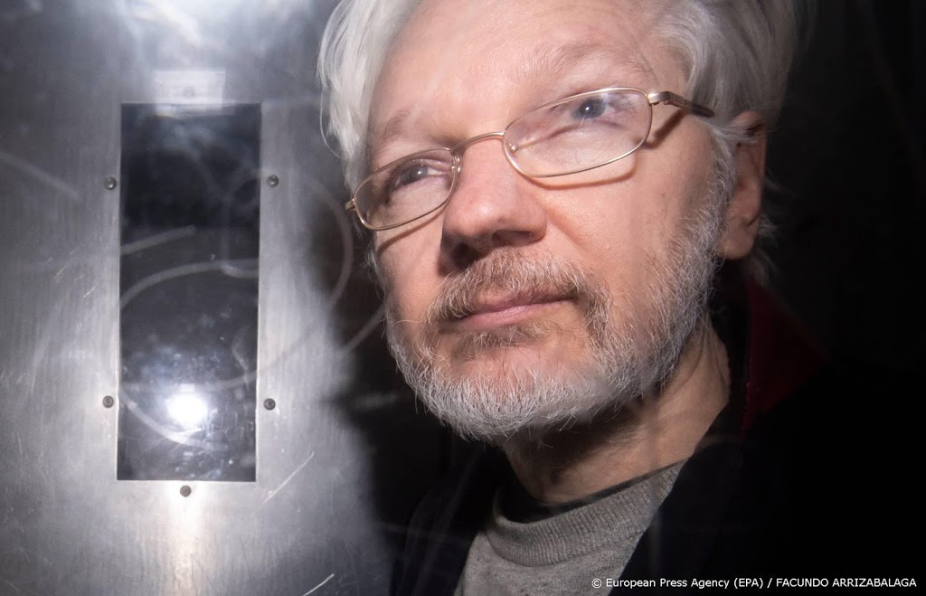 Assange komt niet voorwaardelijk vrij