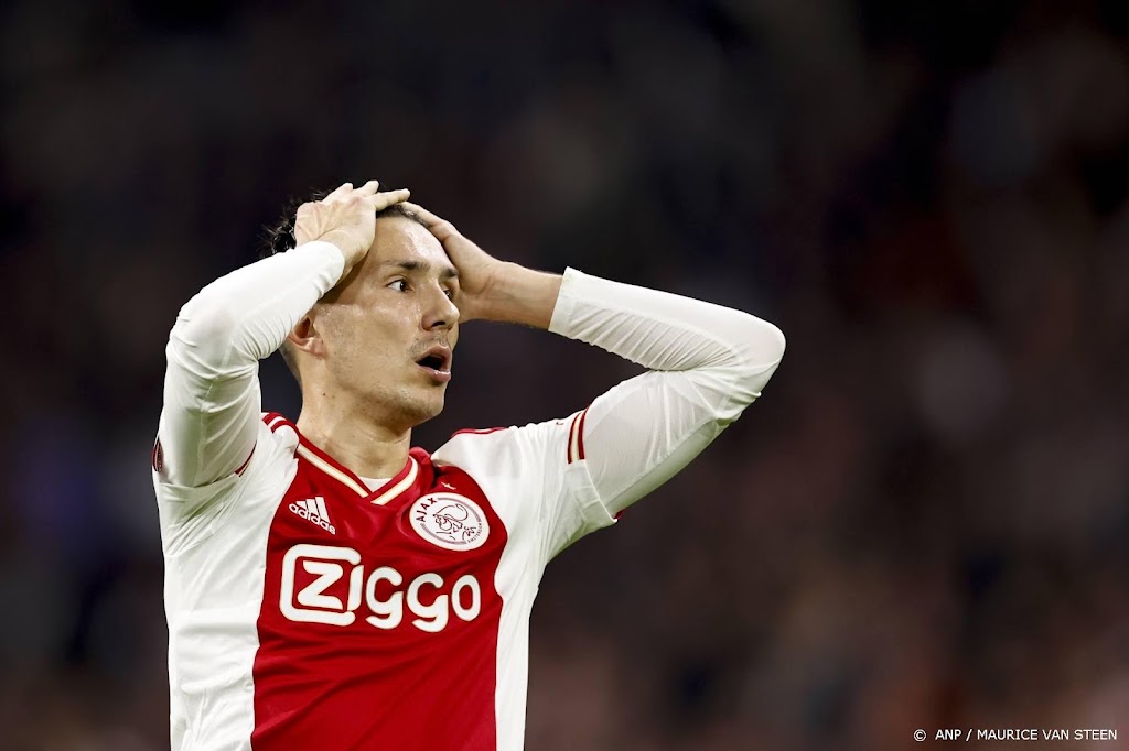 Ajax kan niet met zieke Berghuis starten tegen NEC