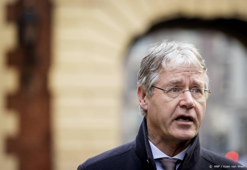 Slob neemt advies 'snottebellenbeleid' OMT over