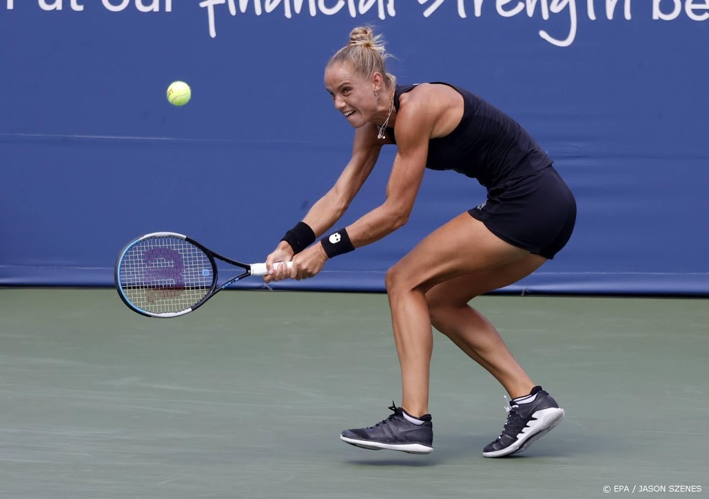 Tennisster Arantxa Rus in actie op openingsdag Australian Open