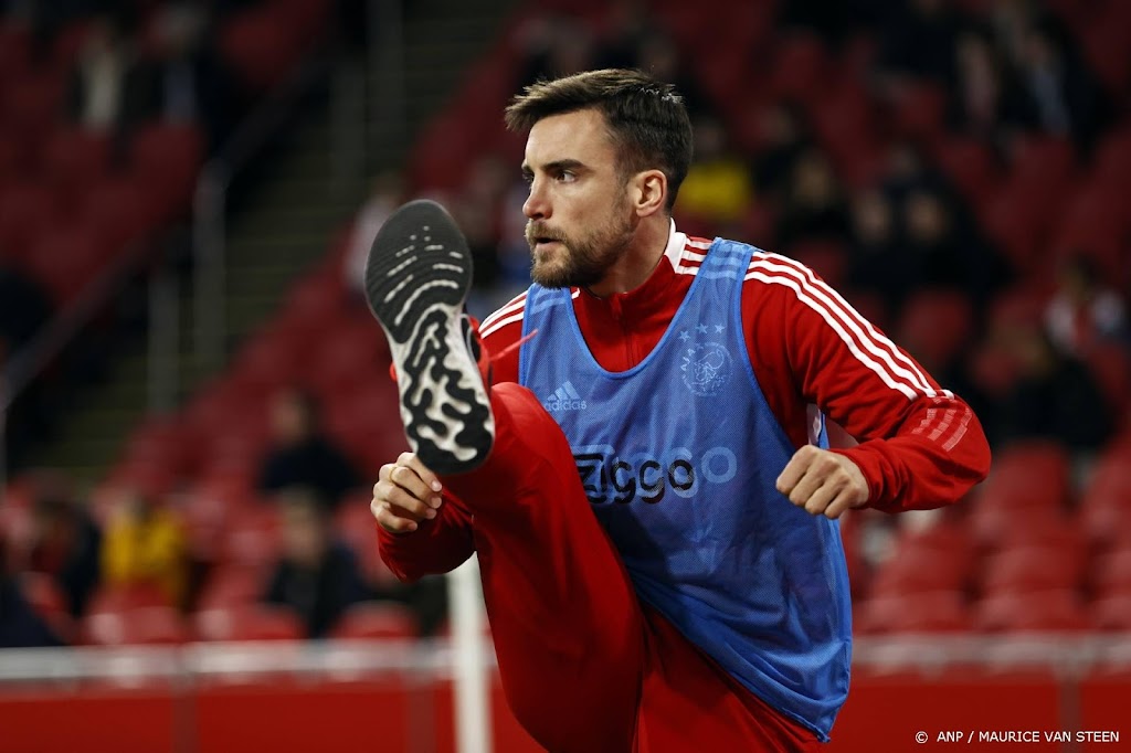 Trainer Ten Hag vertelt Tagliafico dat belang van Ajax voor gaat