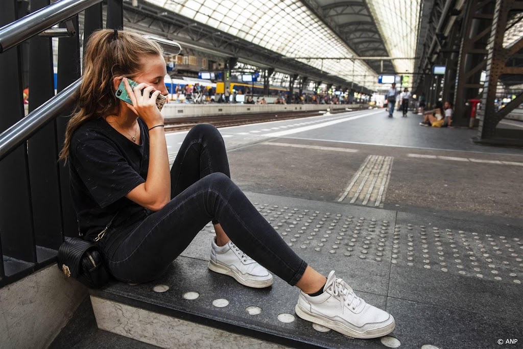 Telefoontje naar ander EU-land nog tot 2029 duurder dan thuis