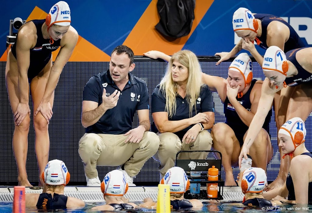 Waterpolosters verslaan op WK Kazachstan met grote cijfers