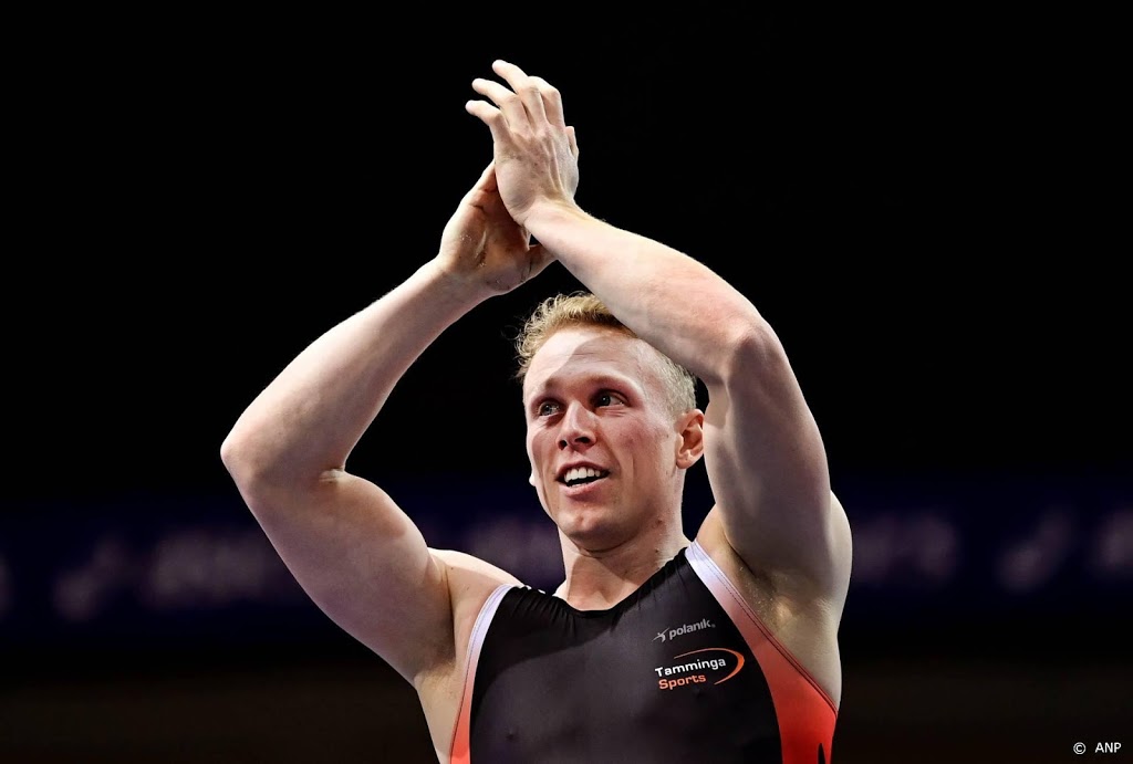 Vloon met 5,70 meter naar EK-finale polsstokhoogspringen
