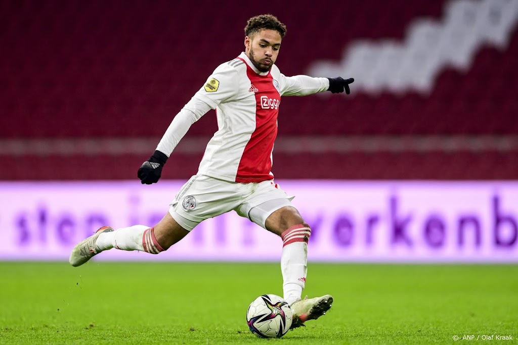 Ajax wil met rechtsback Rensch koppositie Eredivisie heroveren