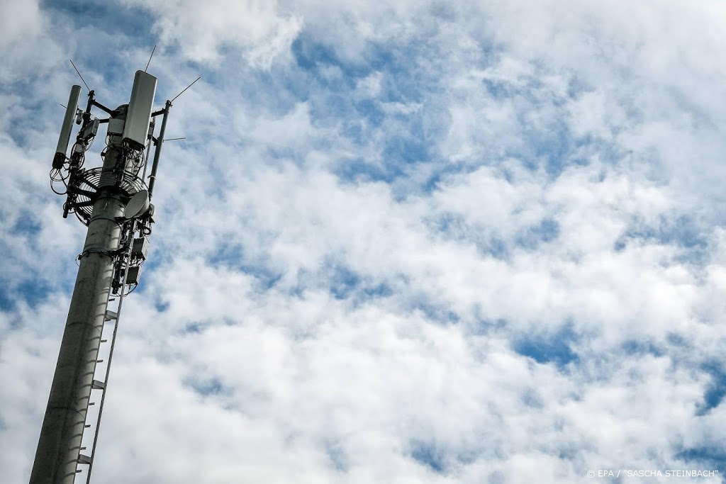Britse telefoonmasten aangevallen uit angst voor coronavirus