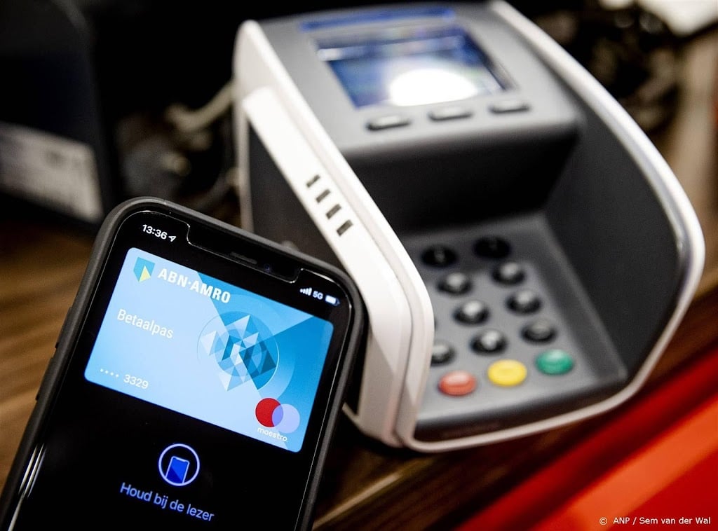 Onderzoek: mobiel betalen bijna even populair als met contant geld