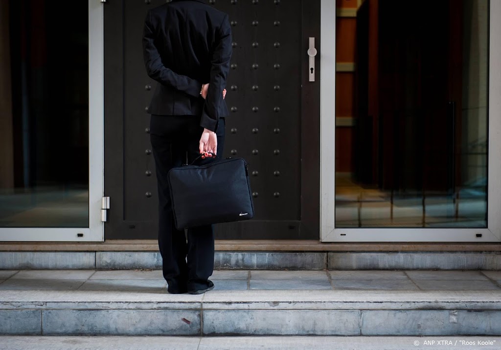 'Minder nieuwe vacatures door coronacrisis, herstel zet iets in'