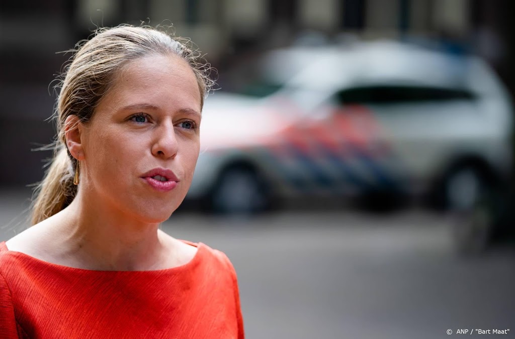 Aangifte boeren tegen Schouten bij politie in Leiden en Apeldoorn