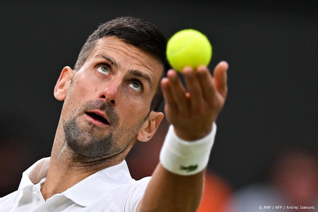 Djokovic in vier sets langs Popyrin naar vierde ronde Wimbledon