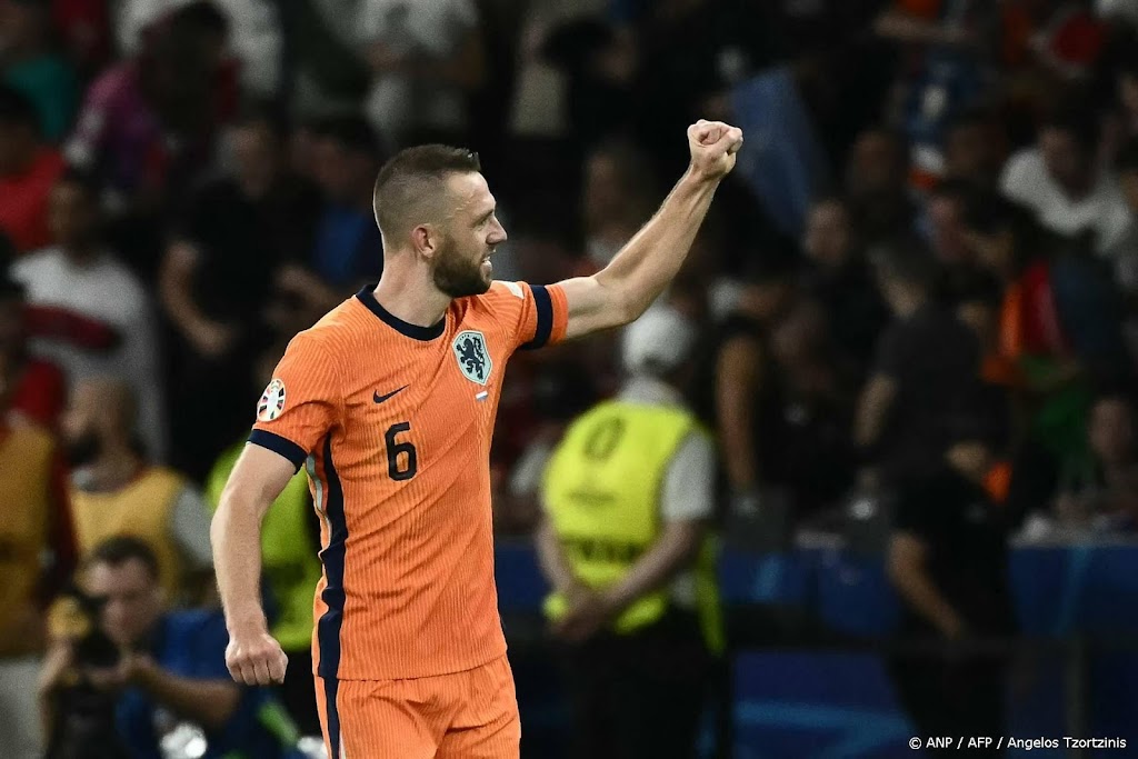 De Vrij verkozen tot beste speler van kwartfinale tegen Turken