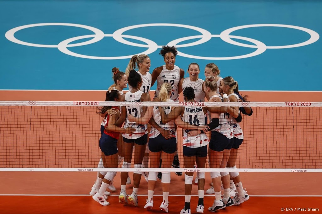 Amerikaanse volleybalsters overtuigend naar finale