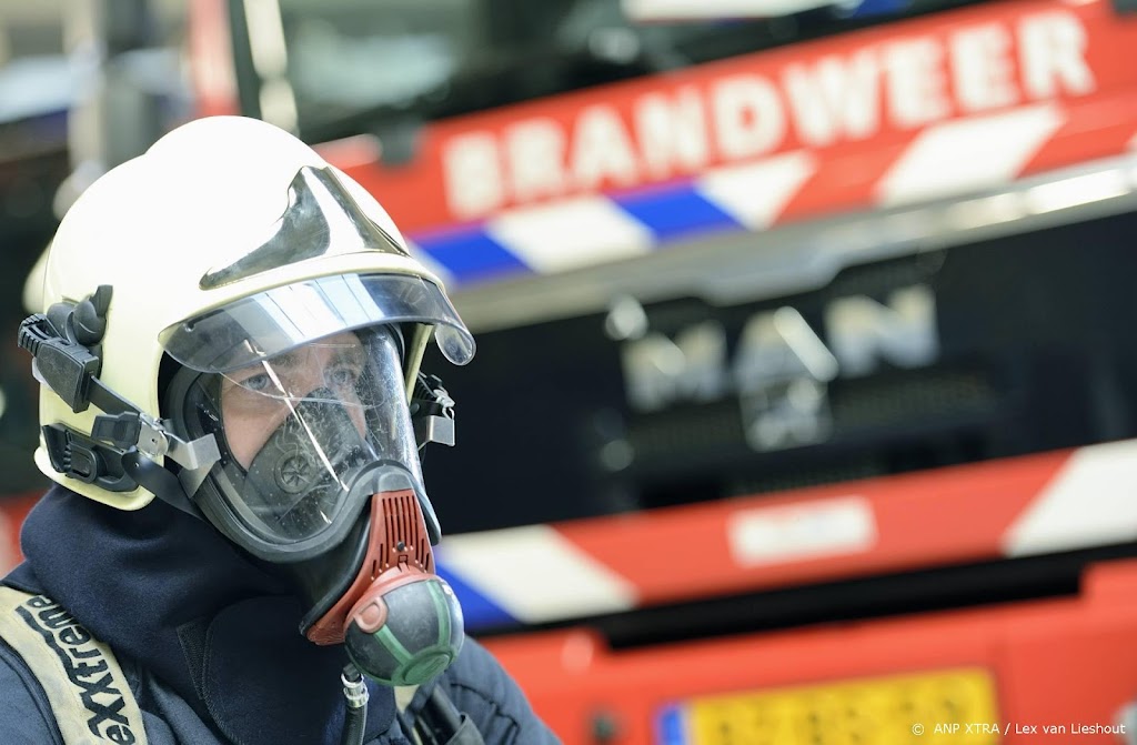 Tiental kalveren komt om door brand in schuur in Oldeberkoop