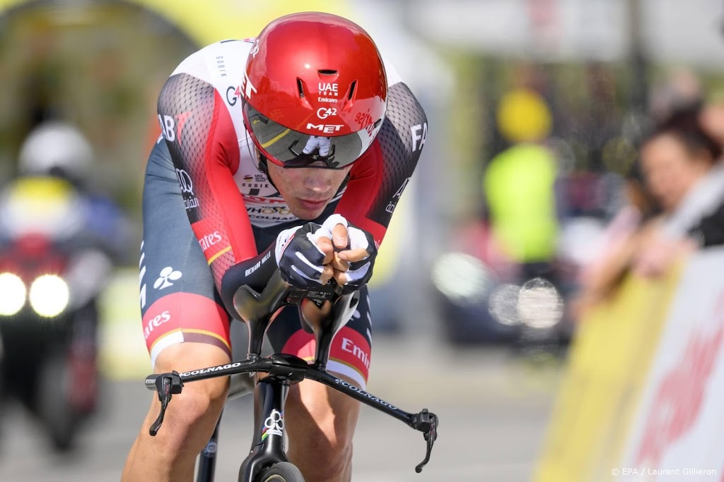 Team Emirates legt wielertalent Ayuso vast tot en met 2028
