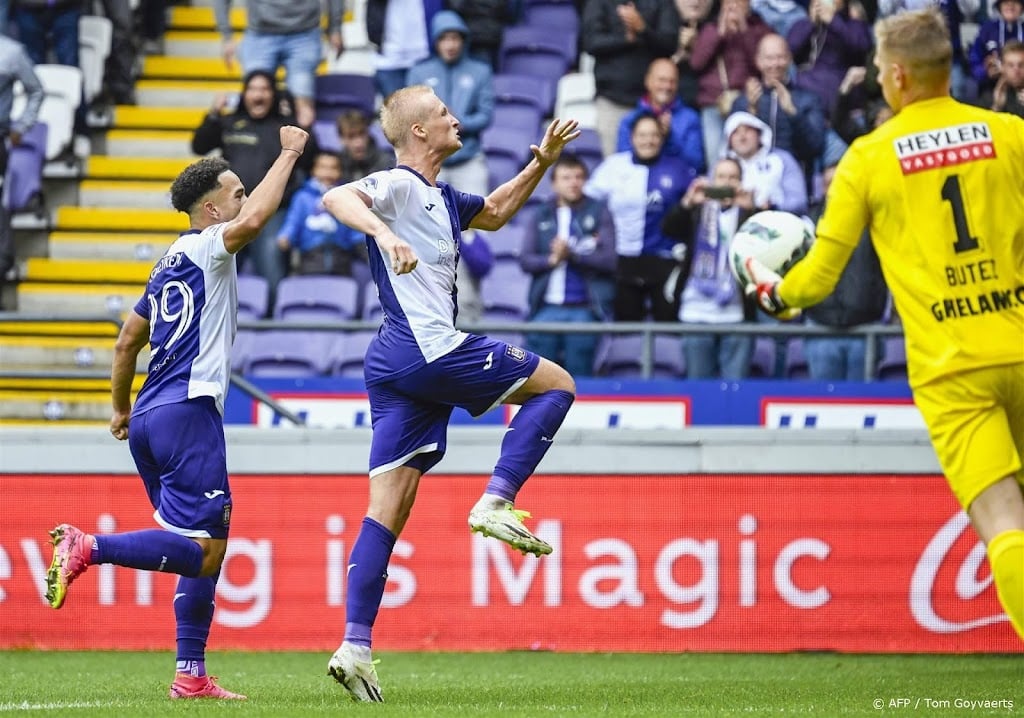 Dolberg bezorgt Anderlecht zege op kampioen Antwerp