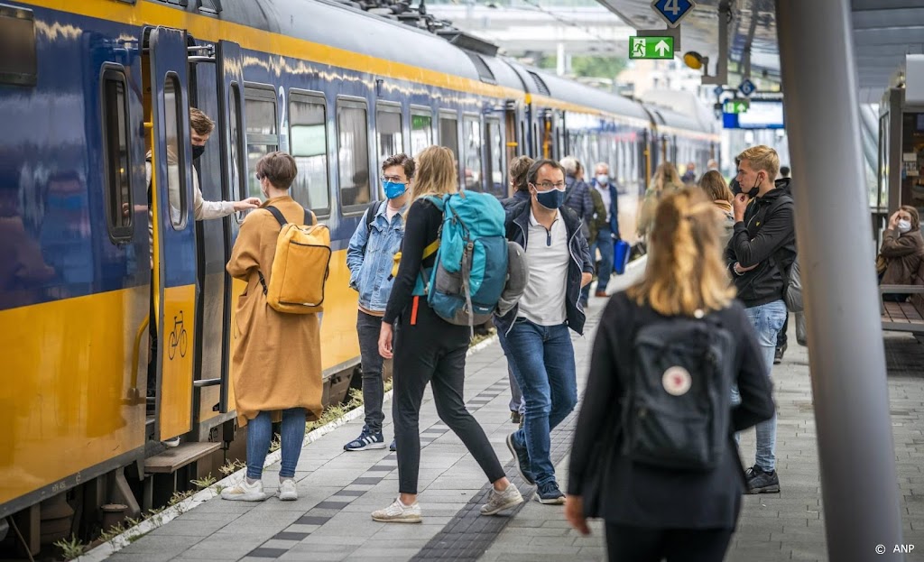 Rover: geef drukte in treinen door in september