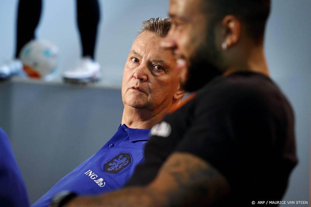 Depay moet van Van Gaal de bal op juiste moment op schoen krijgen