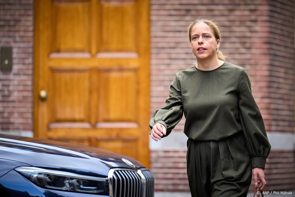 Schouten wil later debat energietoeslag, eerst gesprek studenten