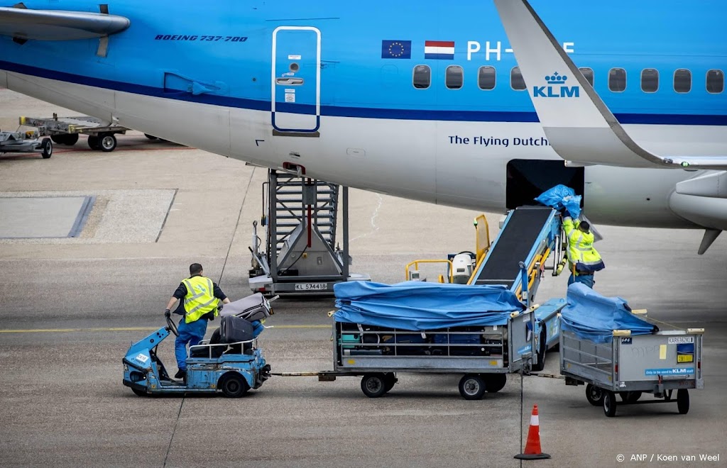 Arbeidsinspectie: veel mis met bagage tillen op Schiphol