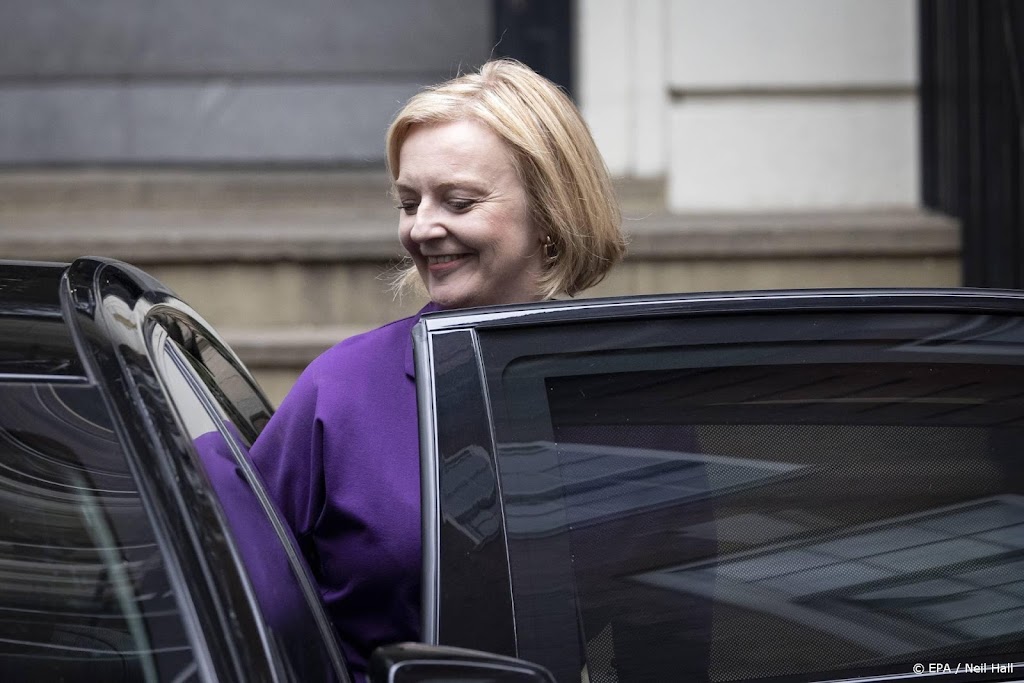Liz Truss nieuwe Britse premier na bezoek aan de koningin