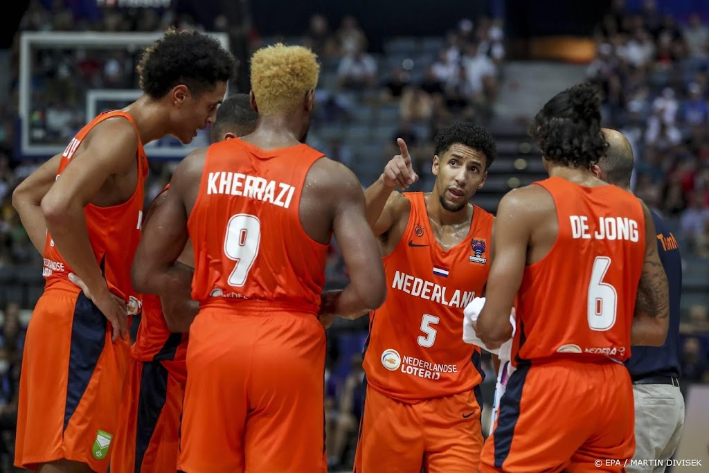 Basketballers verliezen opnieuw en lopen knock-outfase EK mis