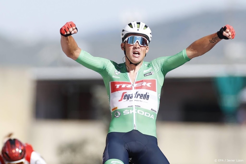 Zege Pedersen in Vuelta, vallende Roglic wint tijd op Evenepoel