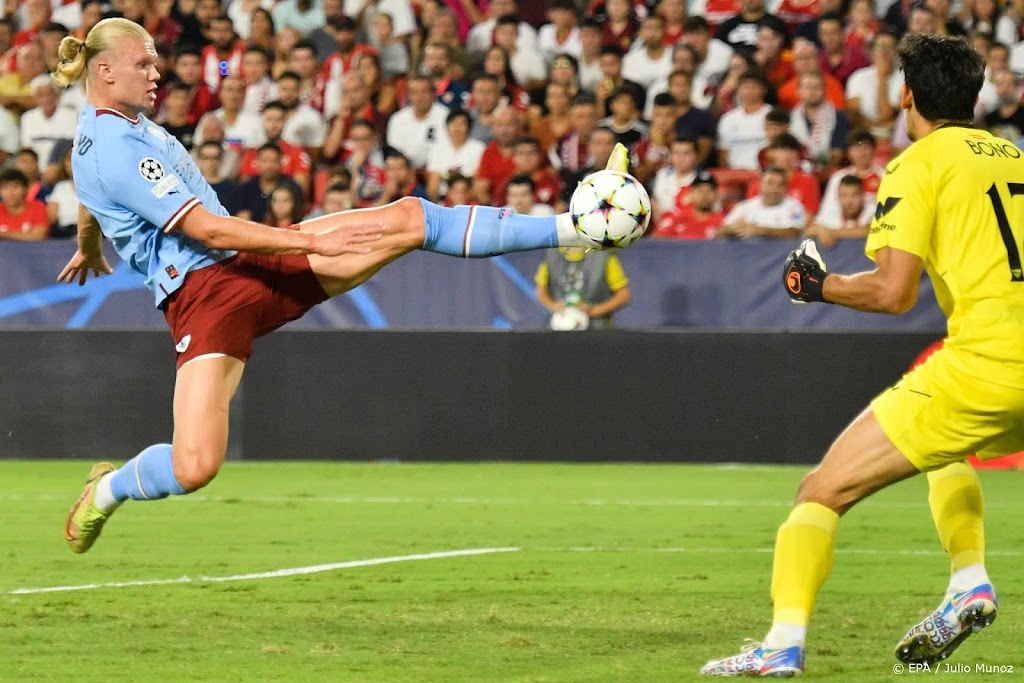 Haaland helpt City met twee goals aan ruime zege op Sevilla