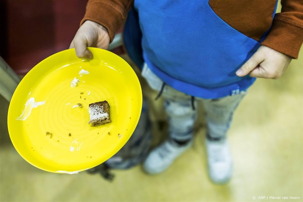 Kabinet betaalt 166 miljoen euro voor extra jaar schoolmaaltijden