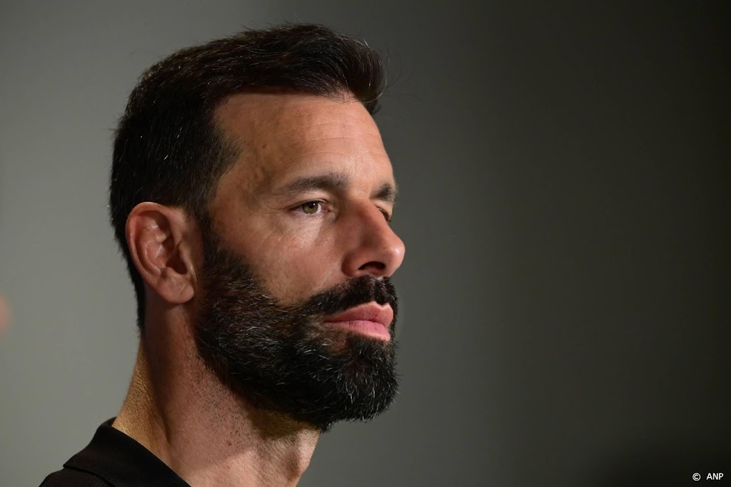 Van Nistelrooij laat Teze, Branthwaite en Til buiten de basis