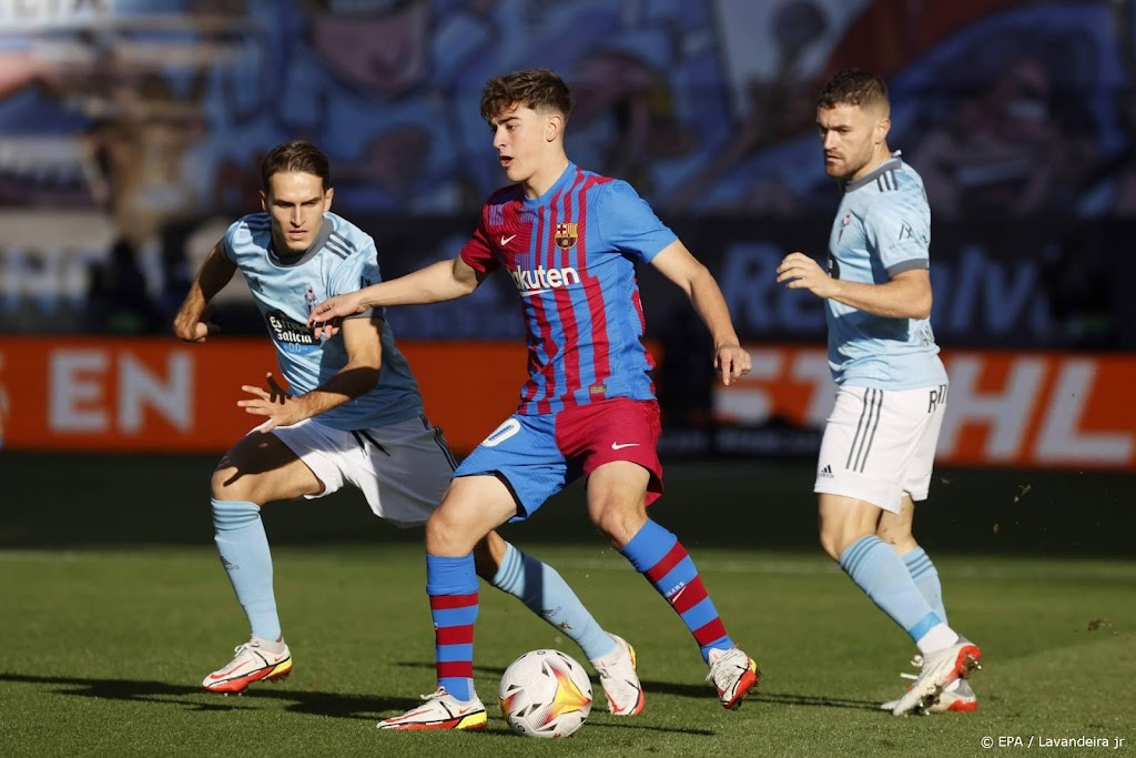 Barcelona geeft voorsprong van 3-0 weg en speelt gelijk