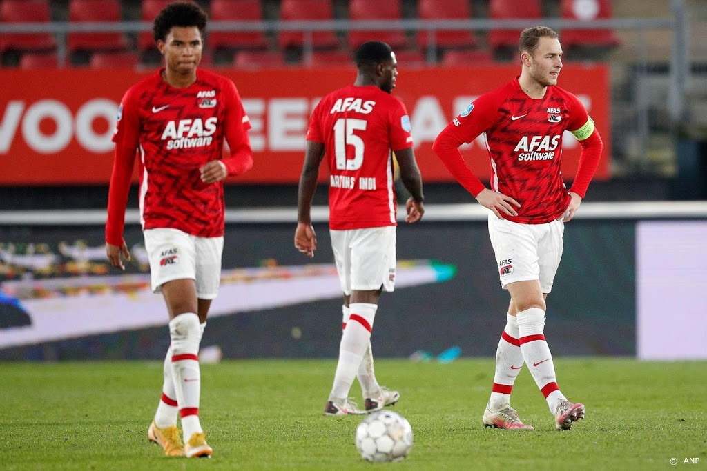 Coach Jansen ziet AZ na rode kaarten verliezen van Groningen