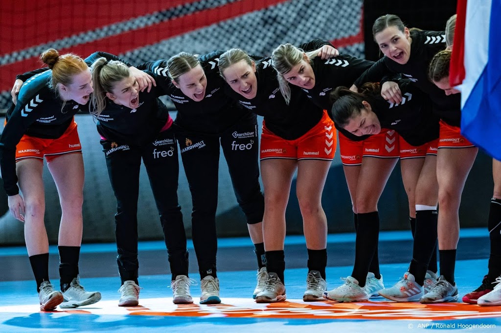 Vroege aftocht dreigt voor handbalsters na verlies tegen Kroatië