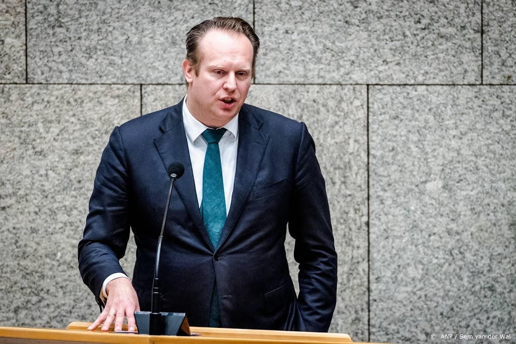 Heerma: voer verplichte maatschappelijke diensttijd in